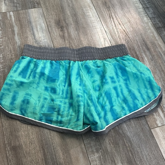 Under Armour shorts blue and green tie dye large - Picture 3 of 9